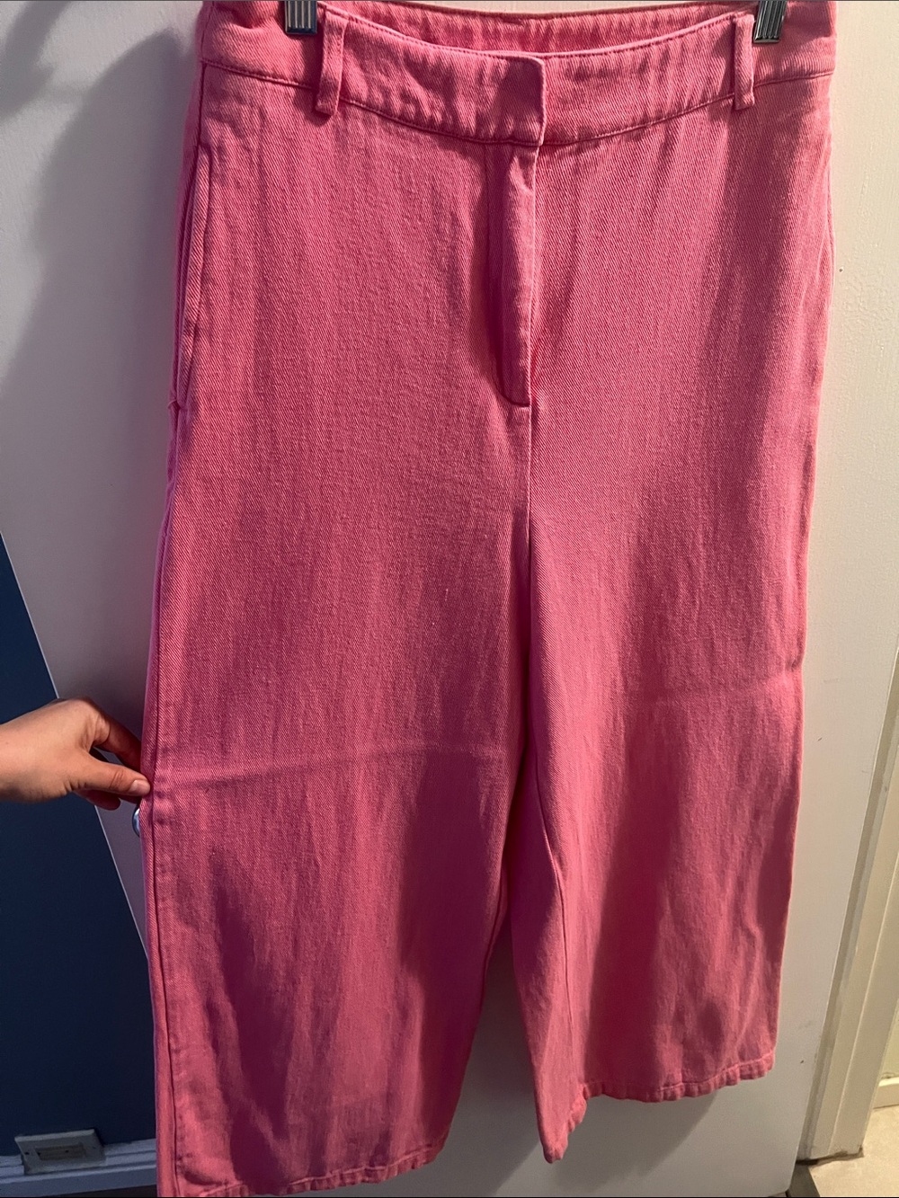 House of Harlow Two-Piece Crop Top and Wide Leg Pants Set - Picture 5 of 6
